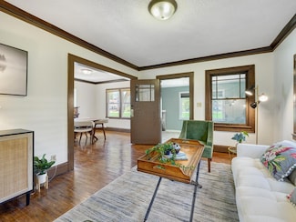 2326 Irving Ave N, Minneapolis, MN 55411