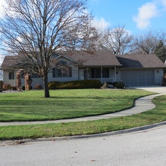 411 S Calvary Ct, Grant Park, IL 60940