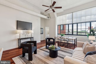 2429 Locust St Unit 504, Philadelphia, PA 19103