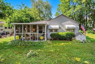 W1044 Anemone Rd, Genoa City, WI 53128