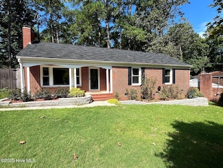 905 Lewis St, Fayetteville, NC 28303