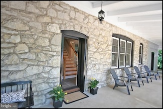 215 W Conestoga Rd, Devon, PA 19333