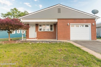 3 Fontana St, Toms River, NJ 08757