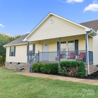 4118 N Carolina 182, Crouse, NC 28033