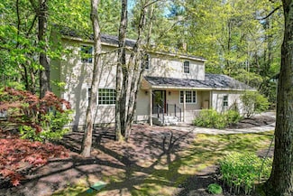 9 Ministerial Dr, MerriMacK, NH 03054