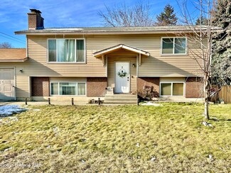 9625 N Valley Way, Hayden, ID 83835