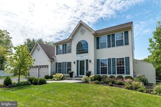 3814 Daystar Dr, Doylestown, PA 18902