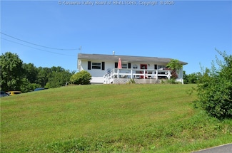 985 Crooked Run Rd, Ravenswood, WV 26164