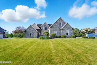 4441 Indian Hill Dr, Lima, OH 45806