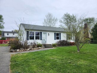 86 Empire St, Chicopee, MA 01013