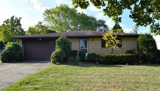 10815 Johnson Dr, Parma, OH 44130
