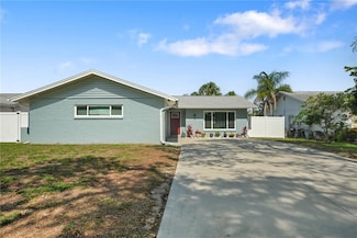 1004 Peninsula Ave, Tarpon Springs, FL 34689