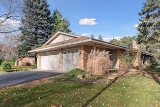 50 Kimberly Ln N, Plymouth, MN 55447