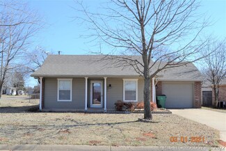 201 S 6th Ave, Stroud, OK 74079