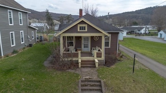 207 W Main St, Bainbridge, OH 45612