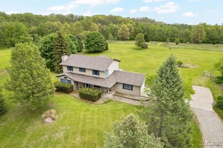 9705 Crescent Ct, Tecumseh, MI 49286