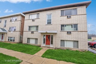2011 N Broadway St, Crest Hill, IL 60403