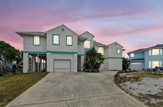 121 Augusta Ave, Palm Harbor, FL 34683