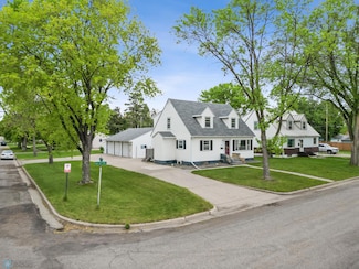 1204 12th Ave N, Moorhead, MN 56560