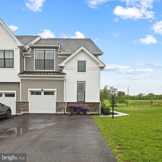 71 Tamarack Cir, Eagleville, PA 19403