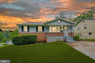 7533 Dover Ln, Lanham, MD 20706