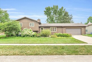 2403 Edward St, Urbana, IL 61802