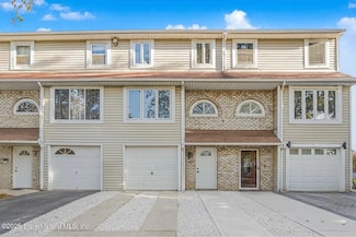 23 Caswell Ln, Staten Island, NY 10314