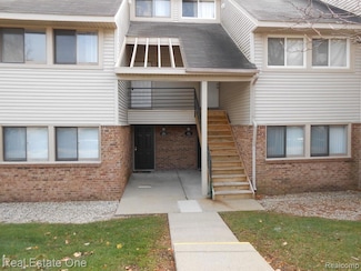 2830 Davison Ave Unit 77, Auburn Hills, MI 48326