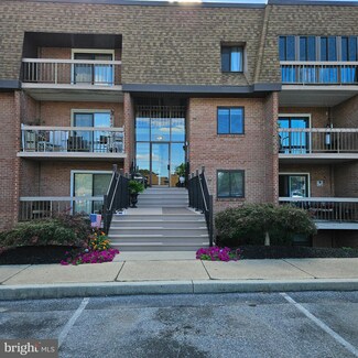 5423 Golfview Dr, Wilmington, DE 19808