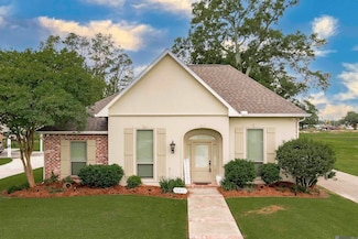107 River Run Ct, New Roads, LA 70760