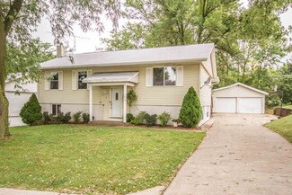 2310 Springreen Dr, Dubuque, IA 52002
