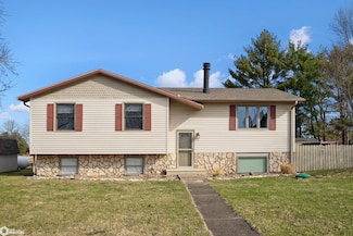2523 Rocky Ln, New London, IA 52645