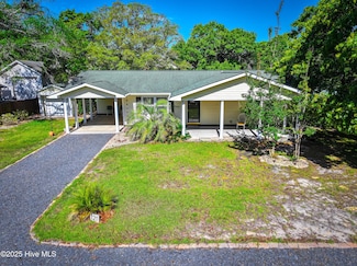 121 NW 1st St, Oak Island, NC 28465