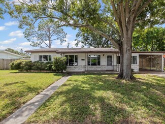 1038 53rd Ave N, Saint Petersburg, FL 33703