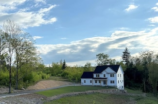 19 Hilltop Ln, Dunbarton, NH 03046