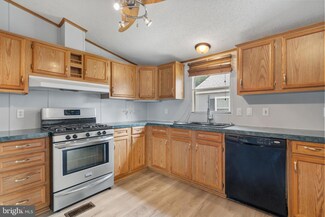 14512 Iberia Cir, Chantilly, VA 20151
