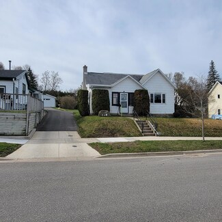 208 Washington St, Petoskey, MI 49770