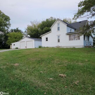 583 Ewart Rd, Grinnell, IA 50112