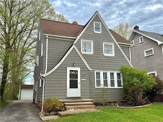 2171 Barrington Rd, University Heights, OH 44118