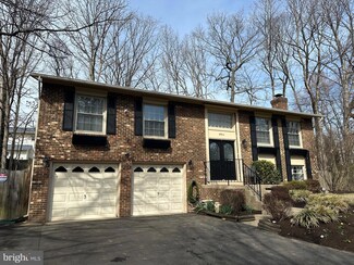 8914 Spur Rd, Springfield, VA 22153