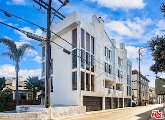 14 Mast St, Marina Del Rey, CA 90292