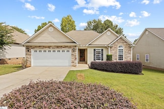 627 Secretariat Dr, Boiling Springs, SC 29316