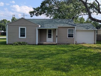 707 E Van Allen St, Tuscola, IL 61953