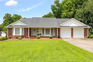 254 S Peace Haven Rd, Winston Salem, NC 27104