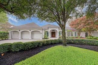 910 Peachwood Bend Dr, Houston, TX 77077