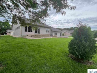 215 Parkway Place, Mankato, MN 56001