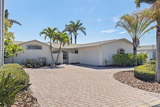 11225 4th St E, Treasure Island, FL 33706