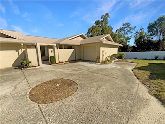 110 Lakeside Colony Dr, Tarpon Springs, FL 34689