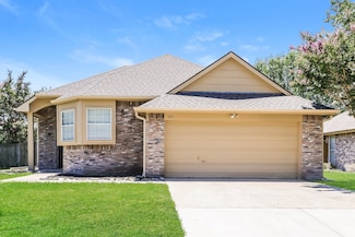 521 Redbud Dr, Forney, TX 75126