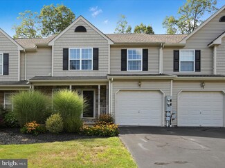 112 Fox Hollow Dr, Drums, PA 18222